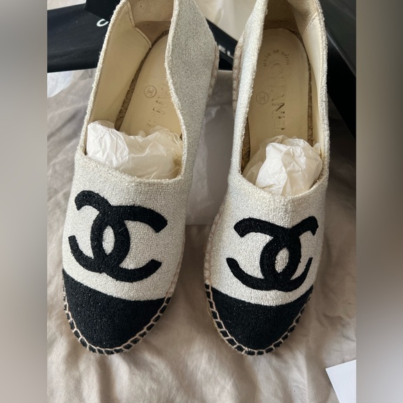 Authentic Chanel Espadrilles Fabric Silver/Black size 37 (7) - Picture 3 of 7